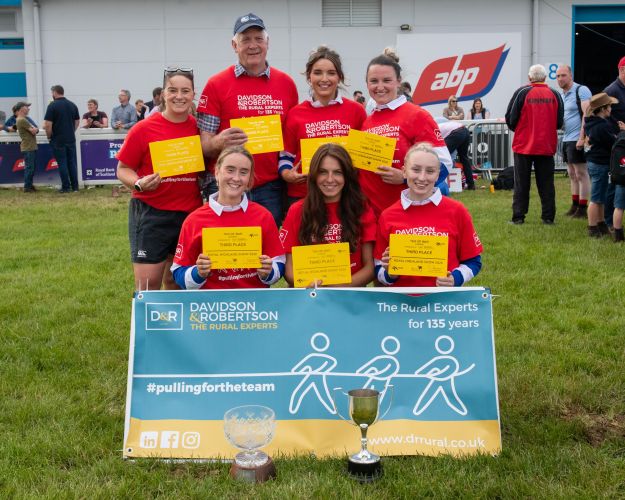  Callander YFC Tug of War-10.jpg