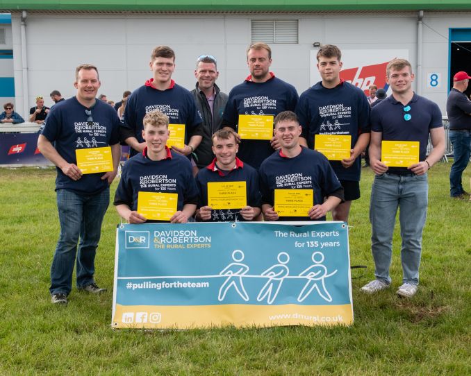 SAYFC Tug of War Biggar Gents 3rd with Niall Milner D&R Director.jpg