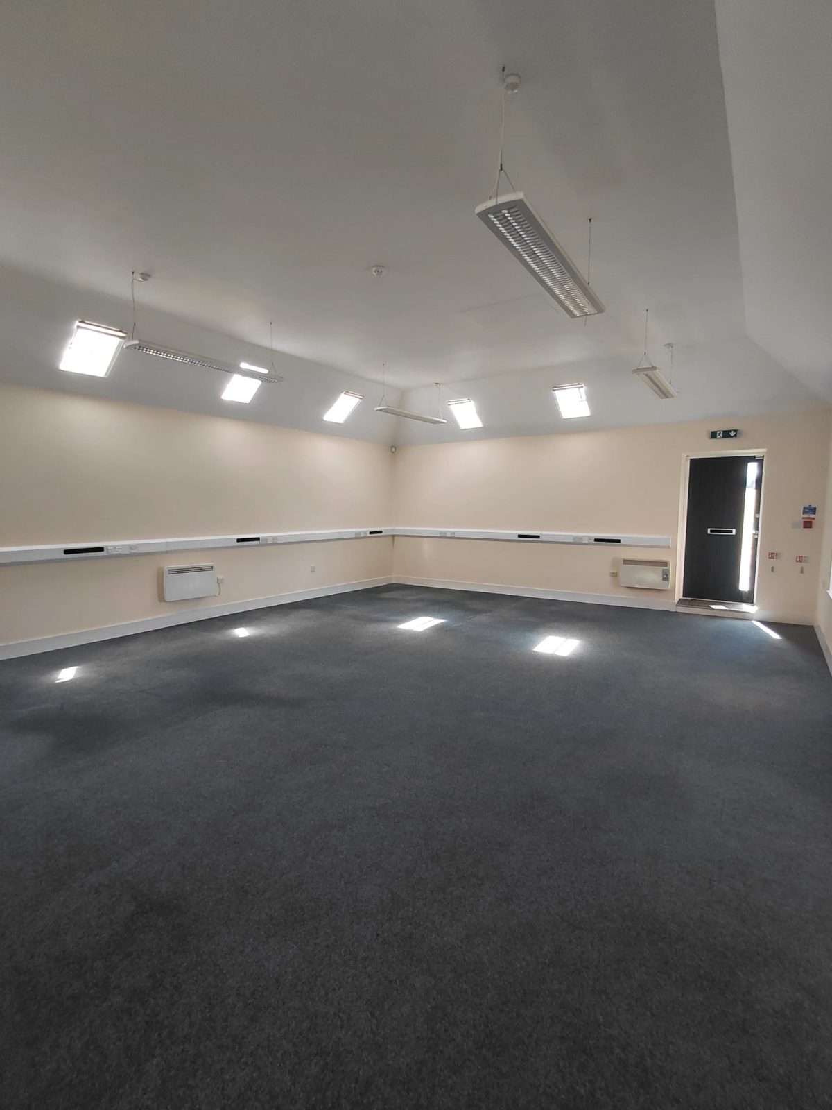 Office Units 6 & 7, West Philpstoun - Image 4