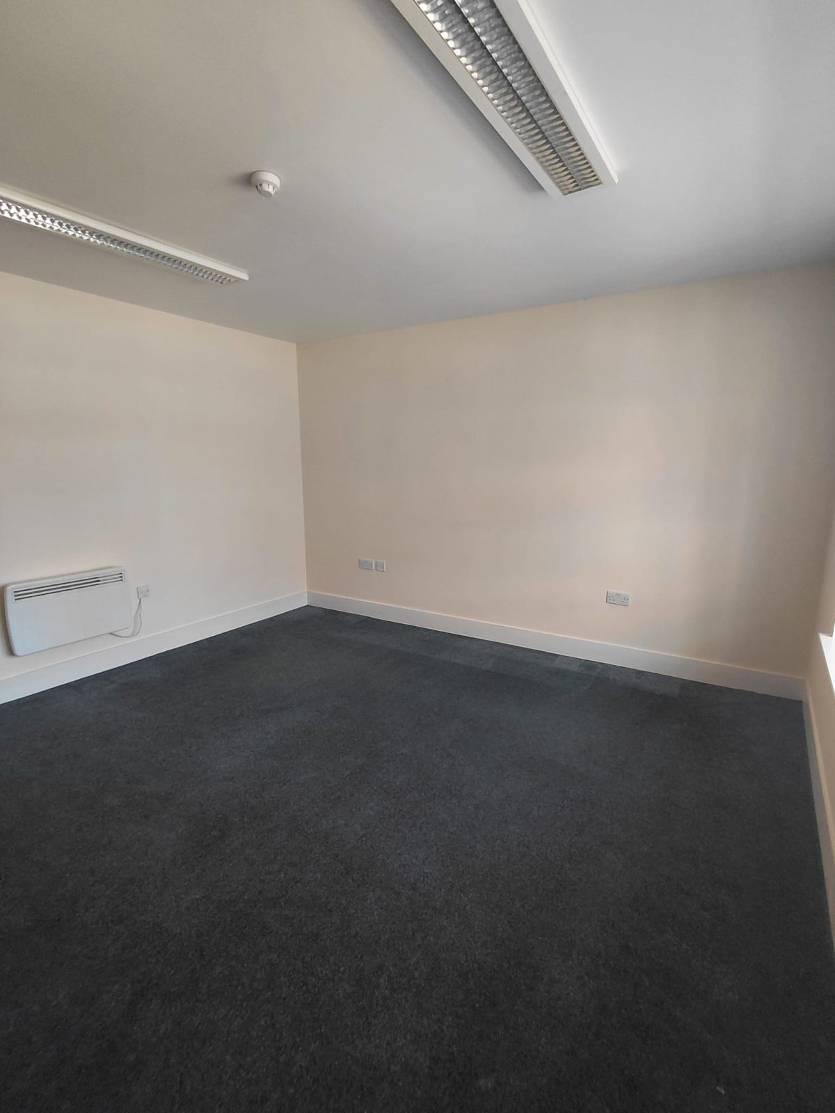 Office Units 6 & 7, West Philpstoun - Image 9