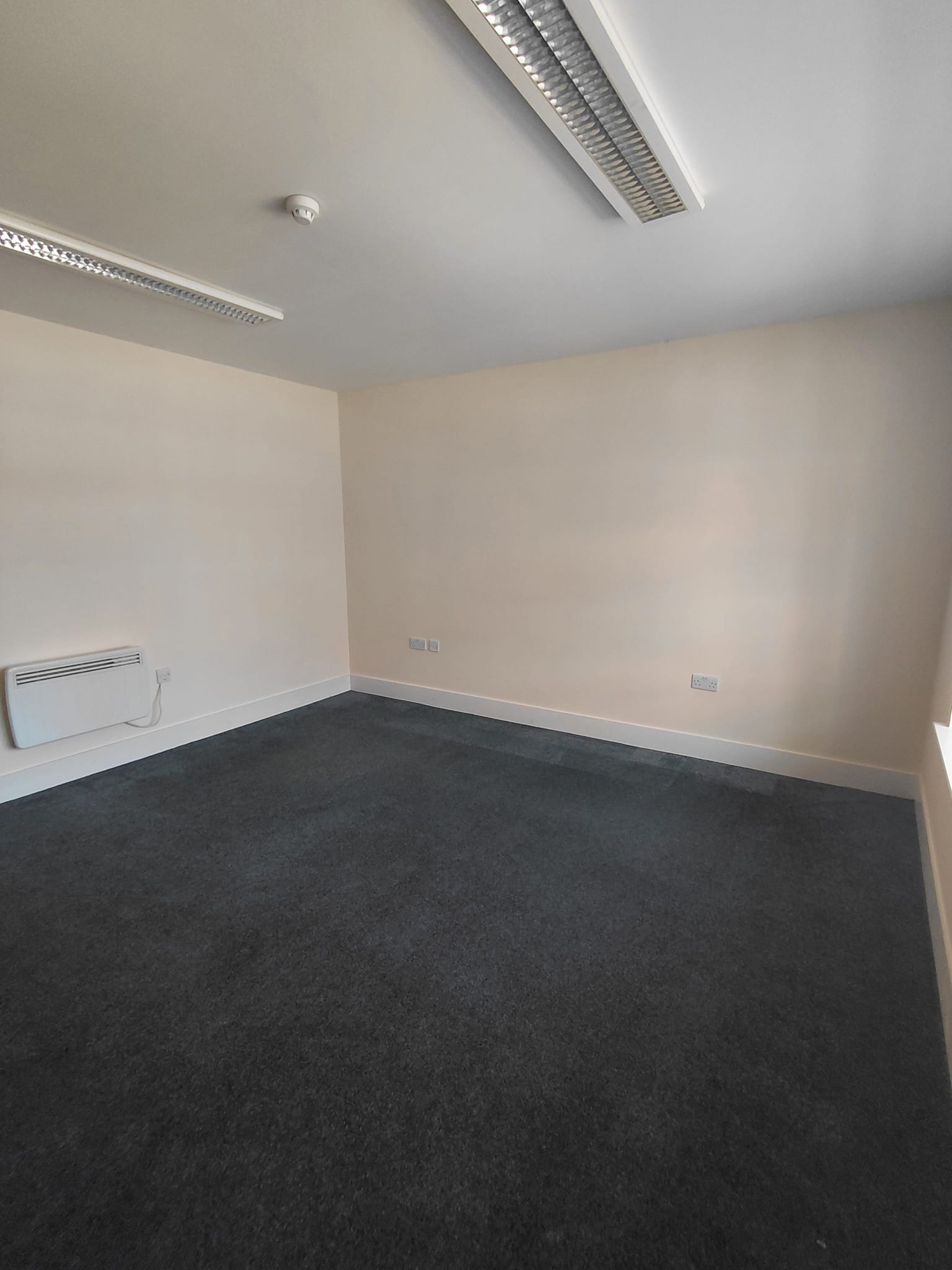 Office Units 6 & 7, West Philpstoun - Image 9