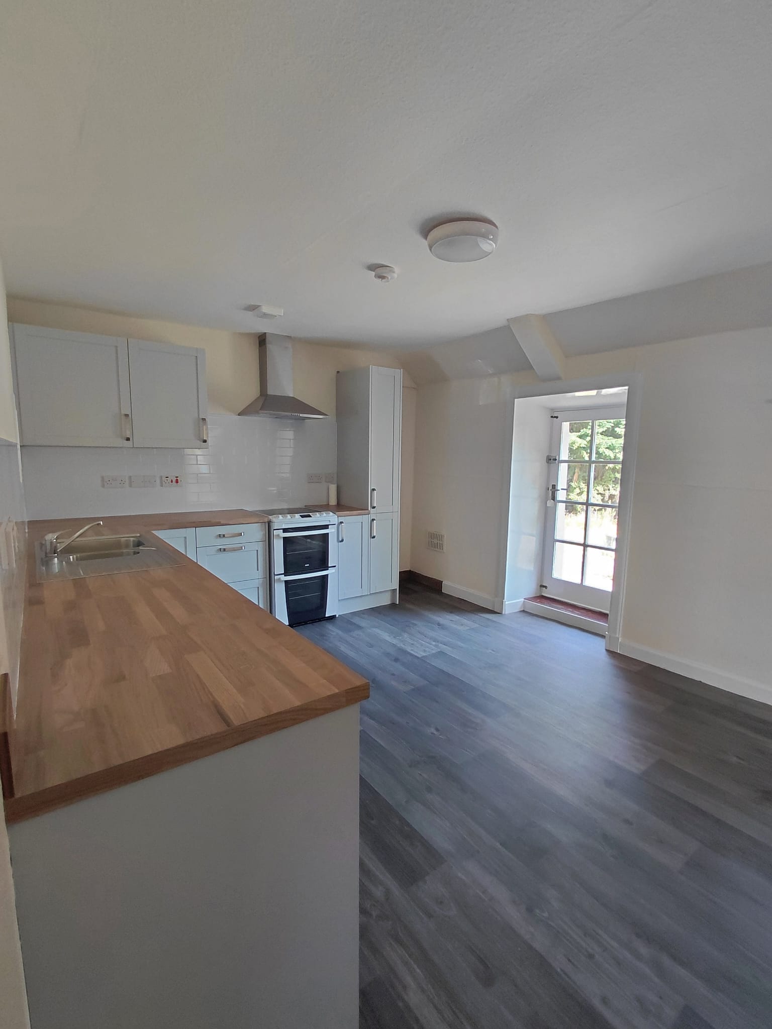 Hillocks Cottage East - Image 7